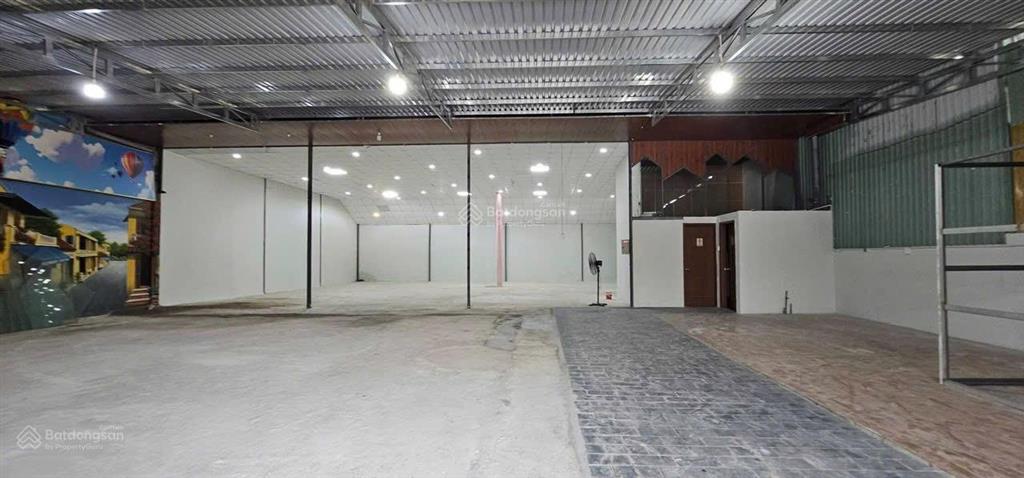Kho q 12 ( đường lê thị riêng ) 550 m2 giá 40 triệu / tháng . ( giá tốt nhất khu vực )