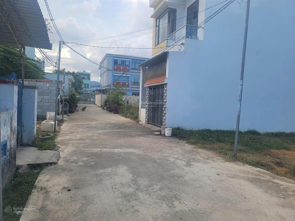 Đất hẻm ô tô trần đăng ninh phước đồng dt 140m2 ngang 6m cách nguyễn tất thành 100m