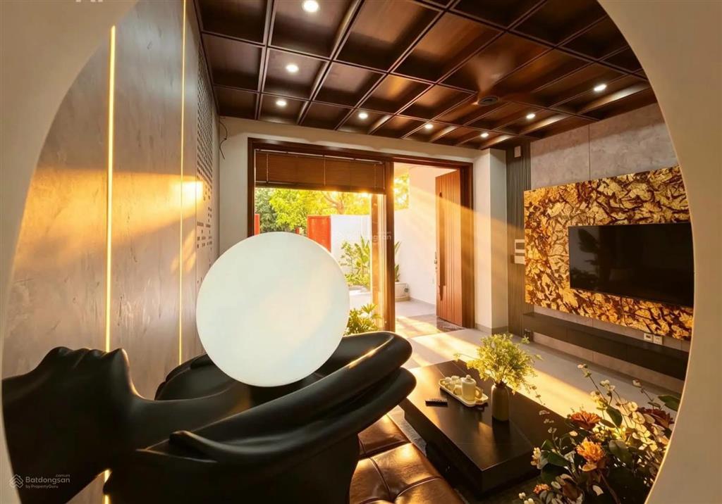Siêu phẩm mặt tiền hoà xuân nhà 5x20 với 277m2 sàn. full nội thất cao cấp, ô tô đậu đỗ trong sân