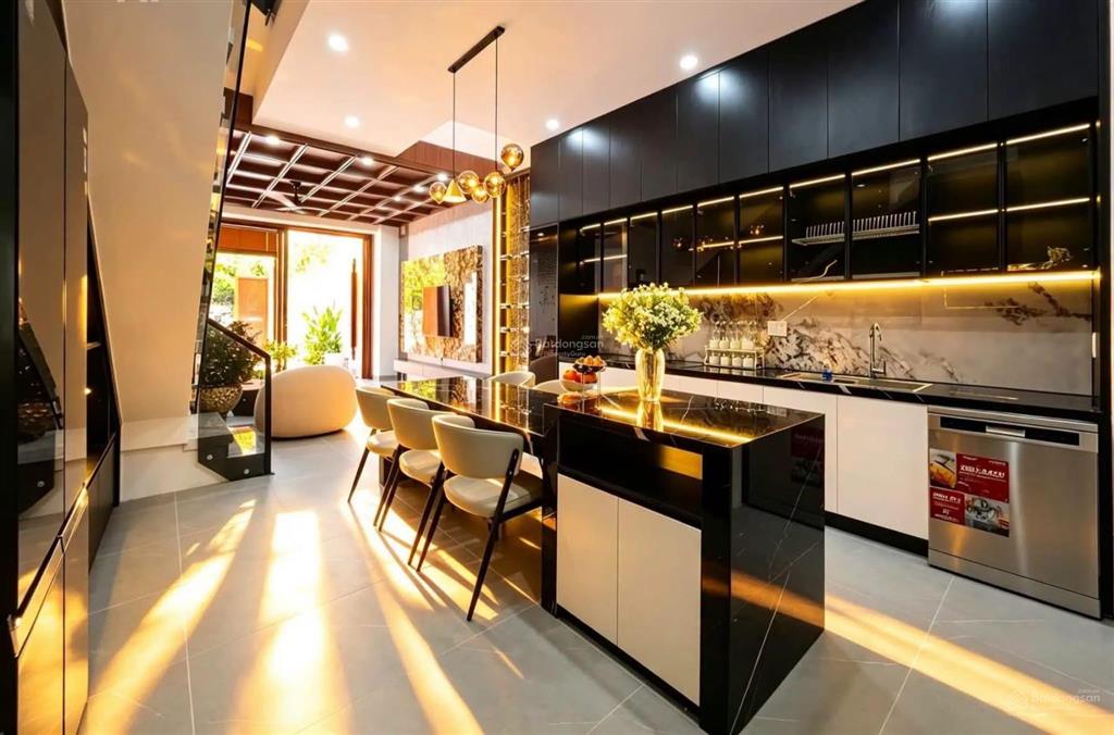 Siêu phẩm mặt tiền hoà xuân nhà 5x20 với 277m2 sàn. full nội thất cao cấp, ô tô đậu đỗ trong sân