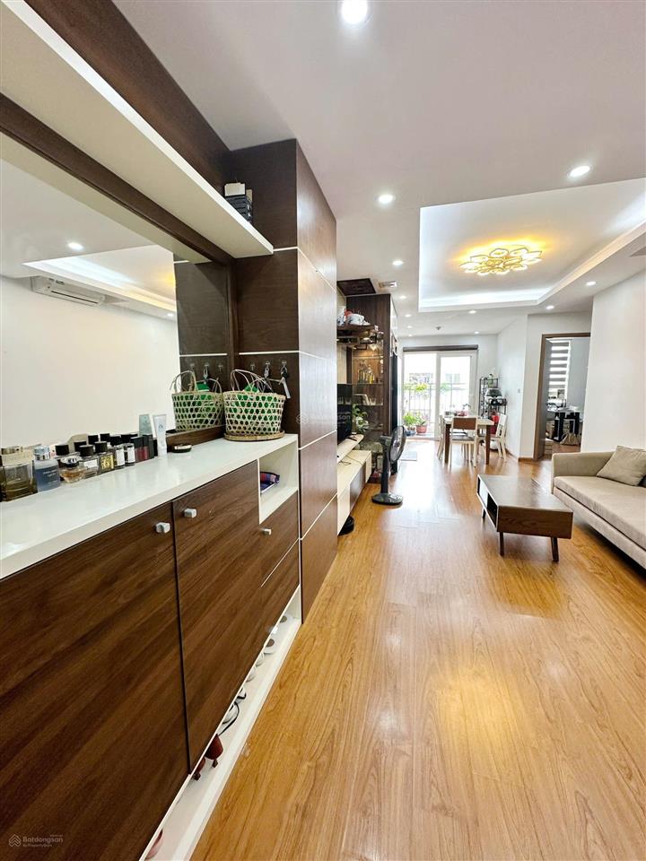 Cho thuê cc az sky  kđt định công, dt 78m2, 2 phòng ngủ, 2 vs, đủ đồ đẹp