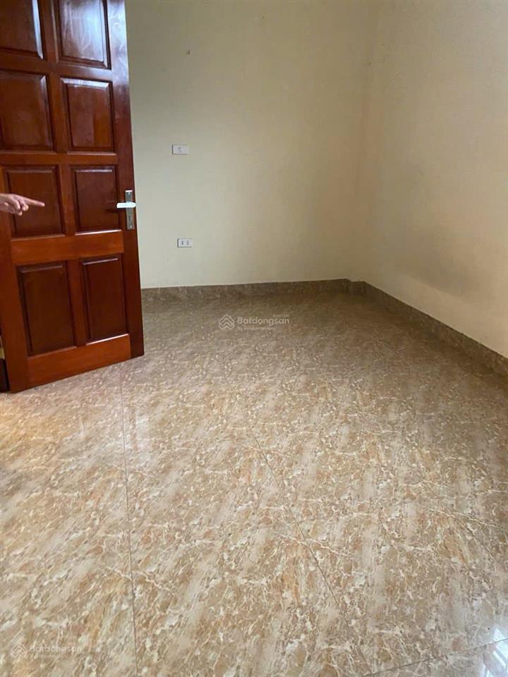 Cho thuê nhà ngõ trần điền,,100m*2,5 tầng, 4 ngủ, 200m ra vành đai 2,5.ngõ ô tô tránh