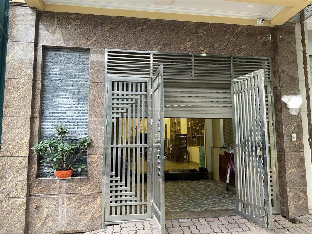 Cho thuê nhà ngõ trần điền,,100m*2,5 tầng, 4 ngủ, 200m ra vành đai 2,5.ngõ ô tô tránh