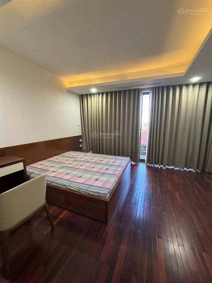 Cho thuê nhà phố lê trọng tấn  thanh xuân, dt 70m* 6 tầng thang máy, đủ đồ có gara để ô tô