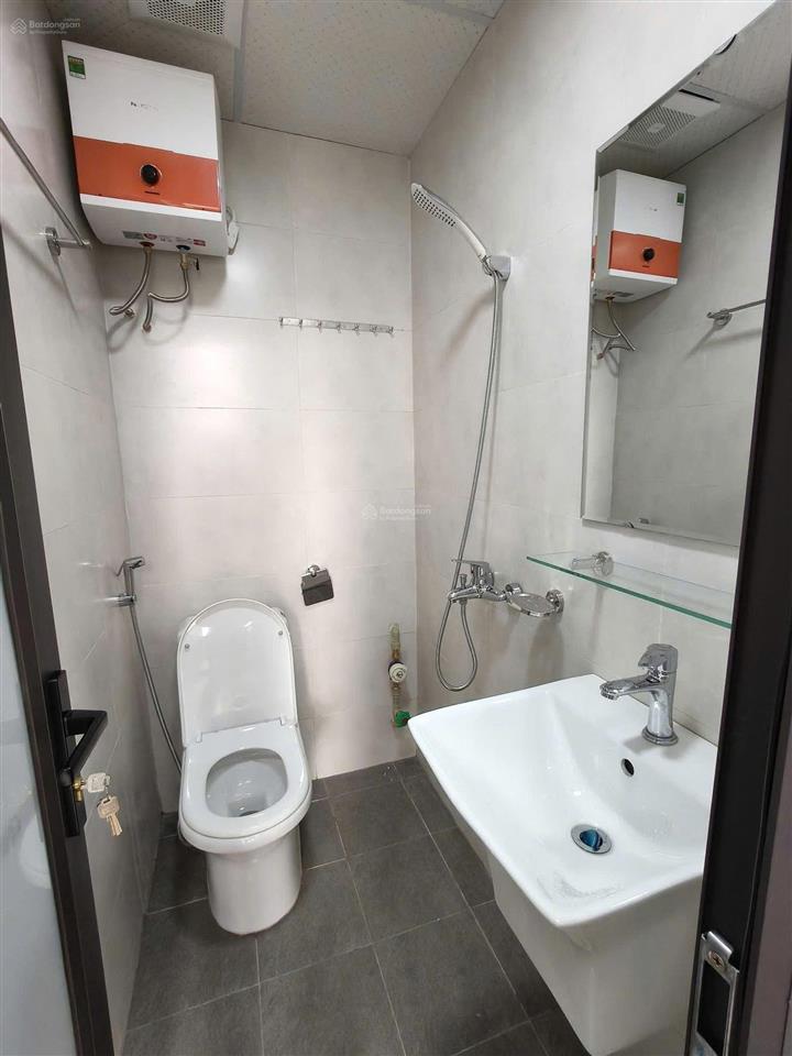 Cho thuê ccmn 2 ngủ ngõ 95 cự lộc, 25m, full đồ, thang máy, 6,2 triệu/th.  0904 043 ***