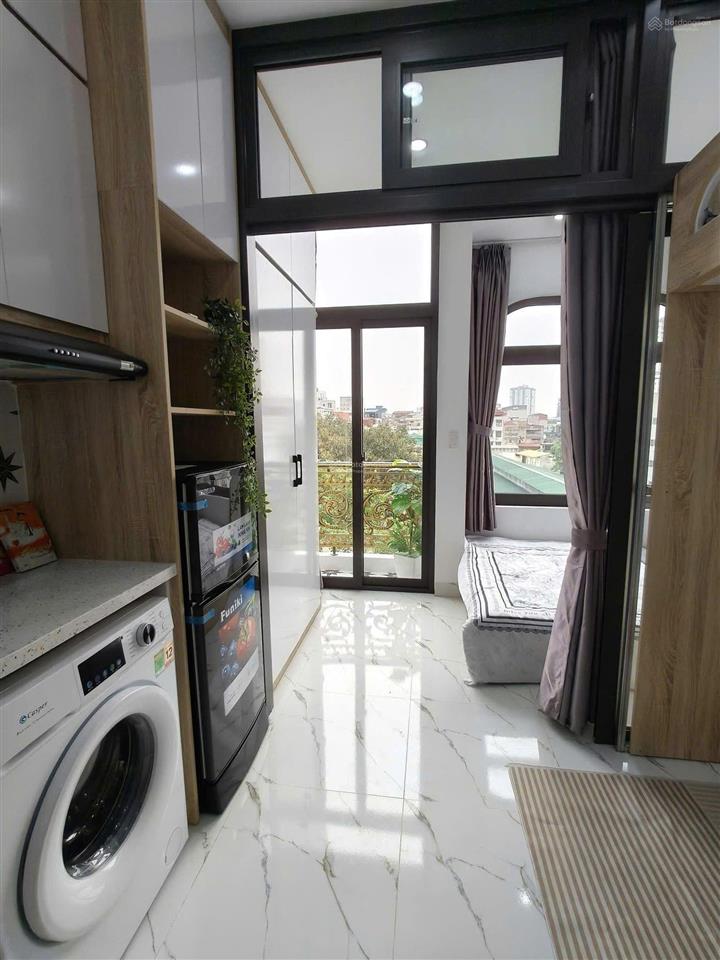 Cho thuê ccmn 2 ngủ ngõ 95 cự lộc, 25m, full đồ, thang máy, 6,2 triệu/th.  0904 043 ***