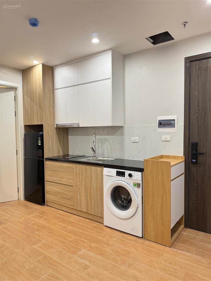 Cho thuê căn hộ mặt phố 174 khương đình, 70m, full đồ, thang máy. cc 0904 043 ***