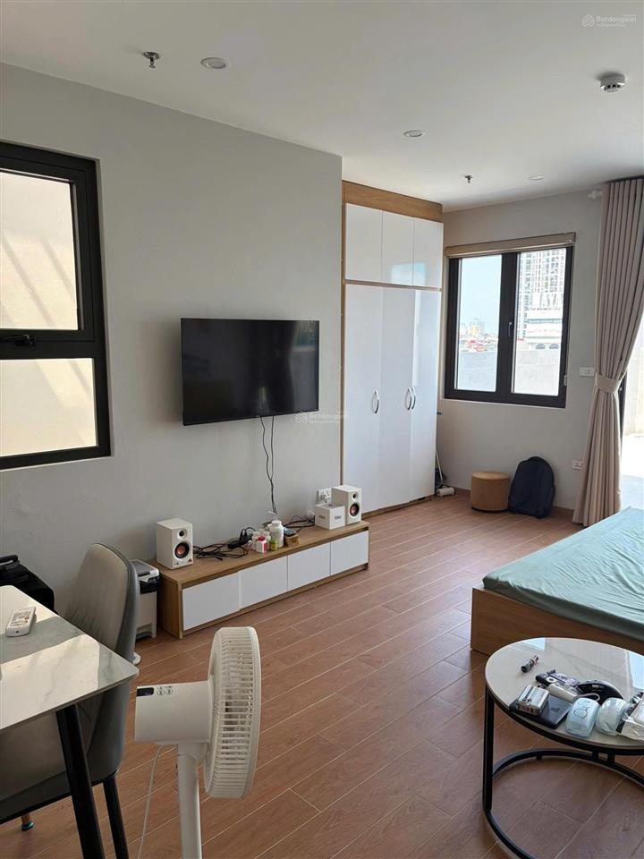 Cho thuê căn hộ mặt phố 174 khương đình, 70m, full đồ, thang máy. cc 0904 043 ***