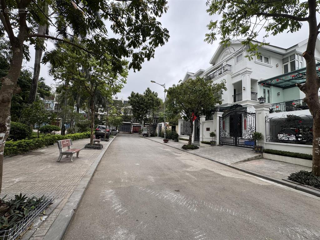 Biệt thự văn phú ngộp bank 160 triệu/m2 view nhìn công viên 260m ô thang máy