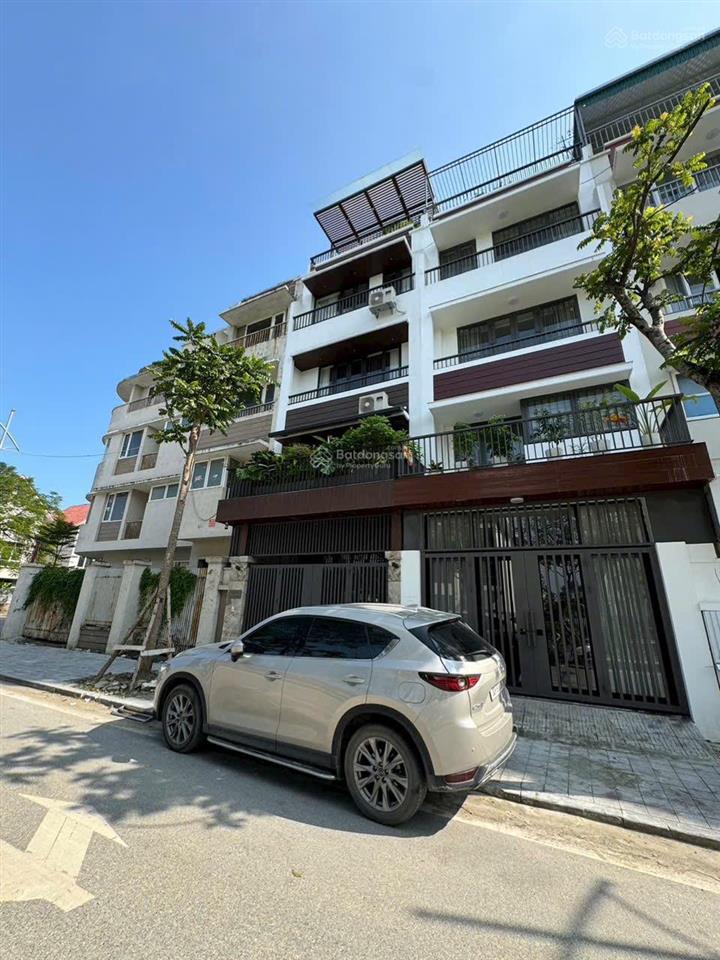 Liền kề an hưng ngộp bank 18 tỷ 83m view hồ và công viên