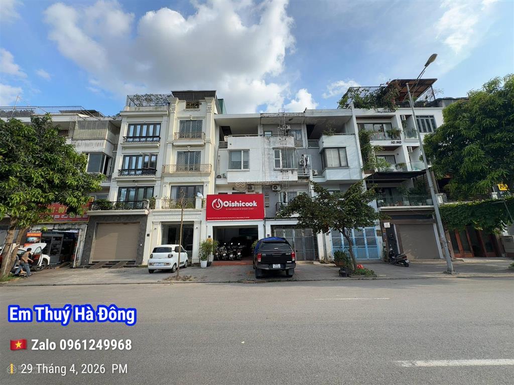 Liền kề văn phú view công viên 365 nhà 90m hoàn thiện ô thang máy 23.x tỷ bán kín