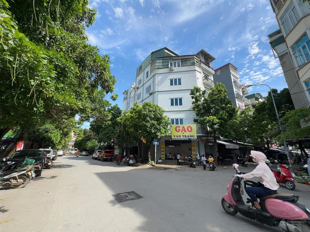 Giảm 50% cắt lỗ hơn 11 tỷ bán gấp căn góc xa la 65m 3 mặt tiền kinh doanh sát chợ