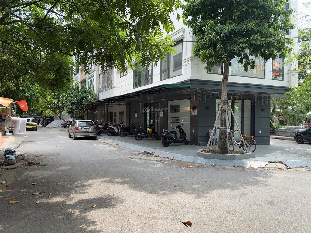 Giảm 50% cắt lỗ hơn 11 tỷ bán gấp căn góc xa la 65m 3 mặt tiền kinh doanh sát chợ