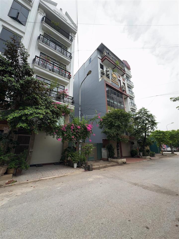 Giảm sốc 3 tỷ bán gấp nhà đấu giá sân bóng mậu lương 60m5tầng 12 tỷ