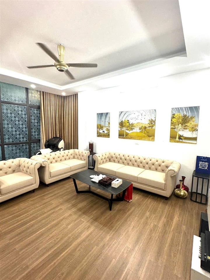 Giảm sốc 3 tỷ bán gấp nhà đấu giá sân bóng mậu lương 60m5tầng 12 tỷ