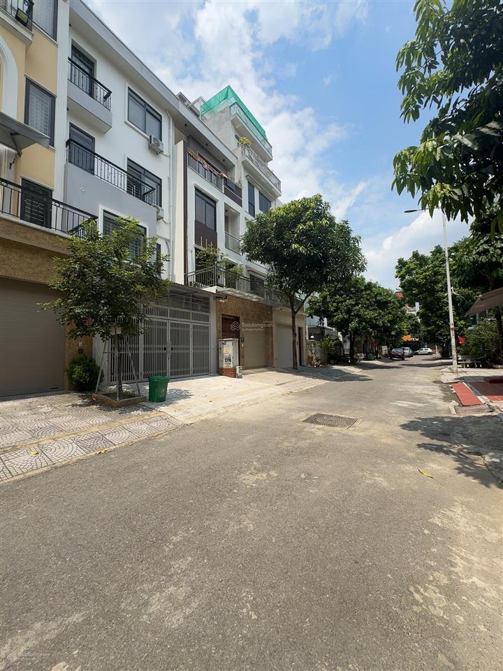 Ngộp bank 9 tỷ liền kề văn khê 83m*5 tầng trục thông kinh doanh chỉ nhỉnh 16 tỷ