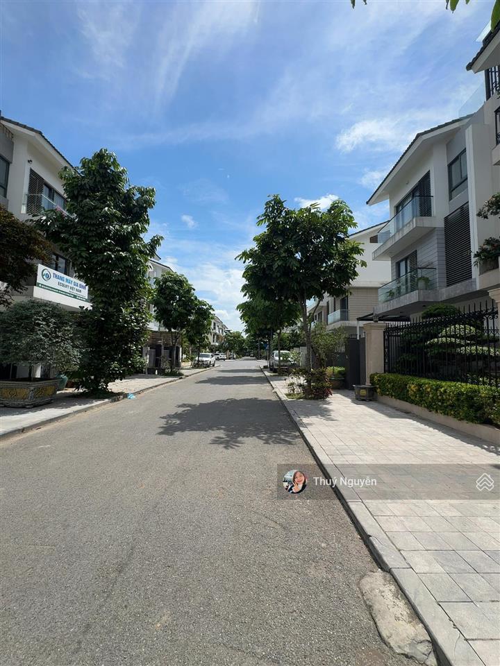 Biệt thự rẻ nhất an vượng 24 tỷ  dương nội 165m2 sổ chuẩn không lỗi cần bán gấp sát hồ thiên văn