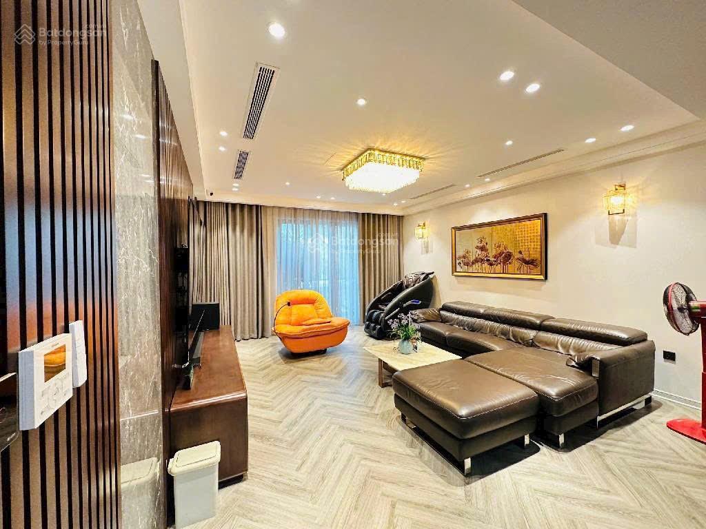 Liền kề an hưng ngộp bank 18 tỷ 83m, view hồ ô thang máy hoàn thiện đẹp