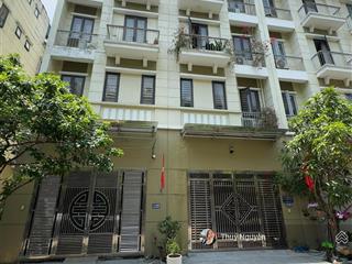 12,5 tỷ liền kề phú lương bán gấp 63m2, 5 tầng full nội thất