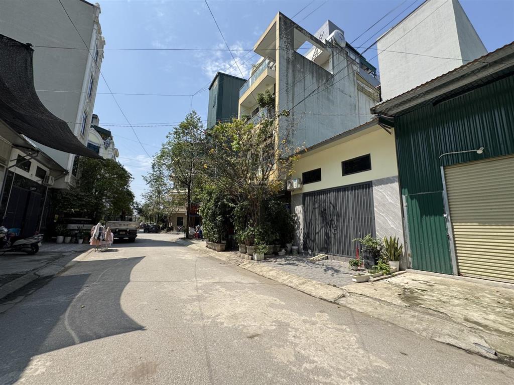 10 tỷ bán gấp đấu giá phú lương 62.5m2, 5m mặt tiền cpxd 7 tầng thang máy sổ a4 không lỗi gì