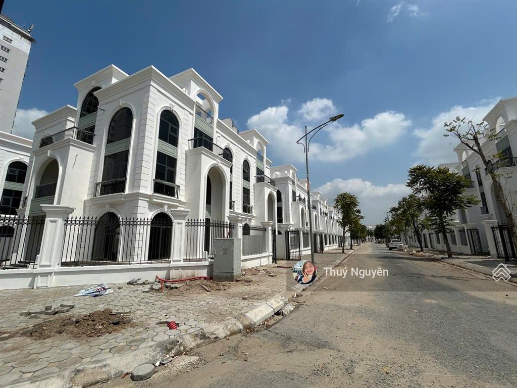 Nhỉnh 70 triệu/m2 biệt thự lô góc 200m thanh hà khu b trục chính view công viên