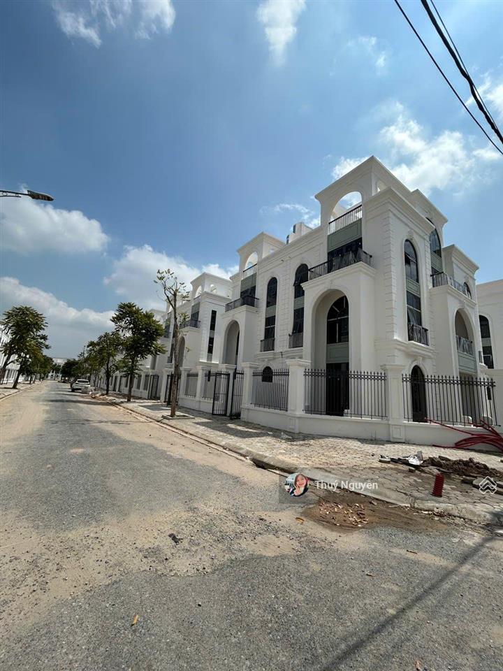 Nhỉnh 70 triệu/m2 biệt thự lô góc 200m thanh hà khu b trục chính view công viên