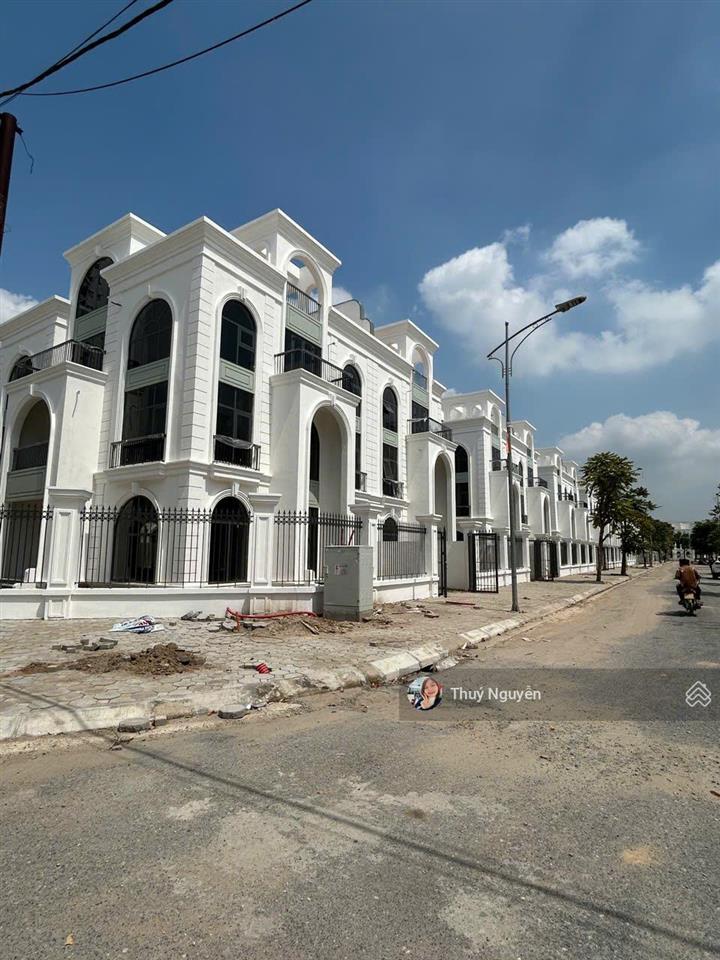 Nhỉnh 70 triệu/m2 biệt thự lô góc 200m thanh hà khu b trục chính view công viên