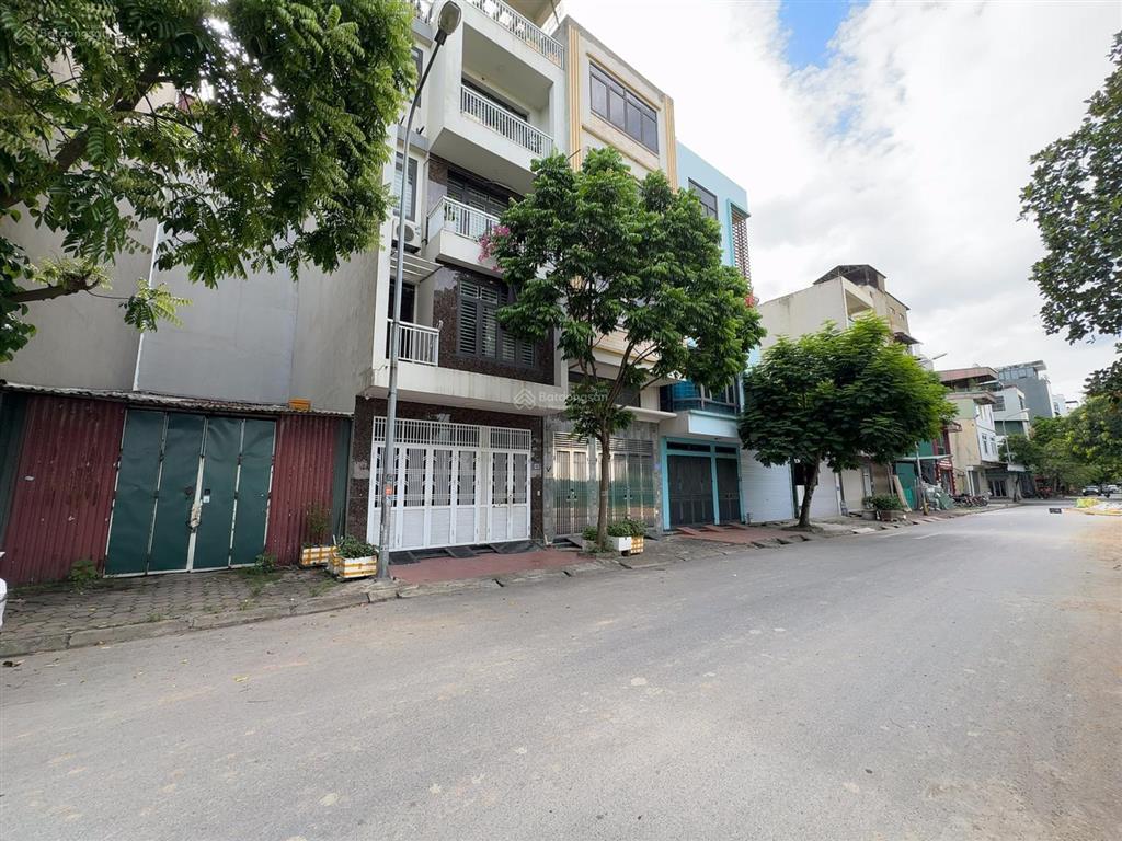 10.5 tỷ đất đấu giá sân bóng mậu lương 60m2*5m mặt cấp phép xây 7 tầng thang máy