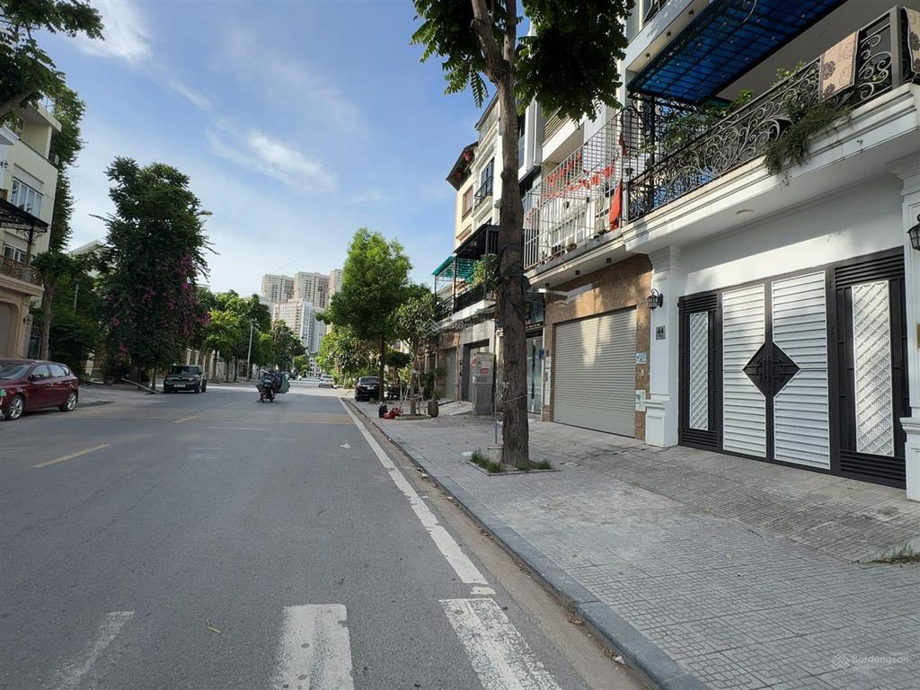 15 tỷ liền kề văn phú 80m sát công viên sổ đỏ full nội thất sổ đẹp