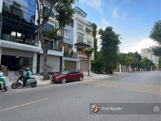 15 tỷ bán gấp liền kề văn phú 80m sát công viên sổ đỏ full nội thất