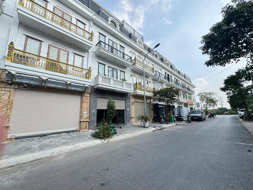 Ngộp bank 12 tỷ liền kề phú lương 90m full nội thất thang máy 2 mặt tiền sát đường đôi