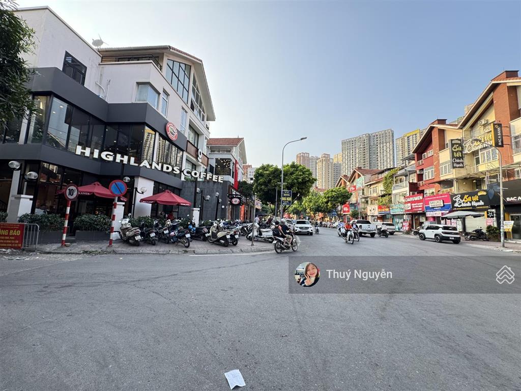Biệt thự mặt hồ mỗ lao 230m đơn lập full nội thất view hồ điều hòa cực hiếm
