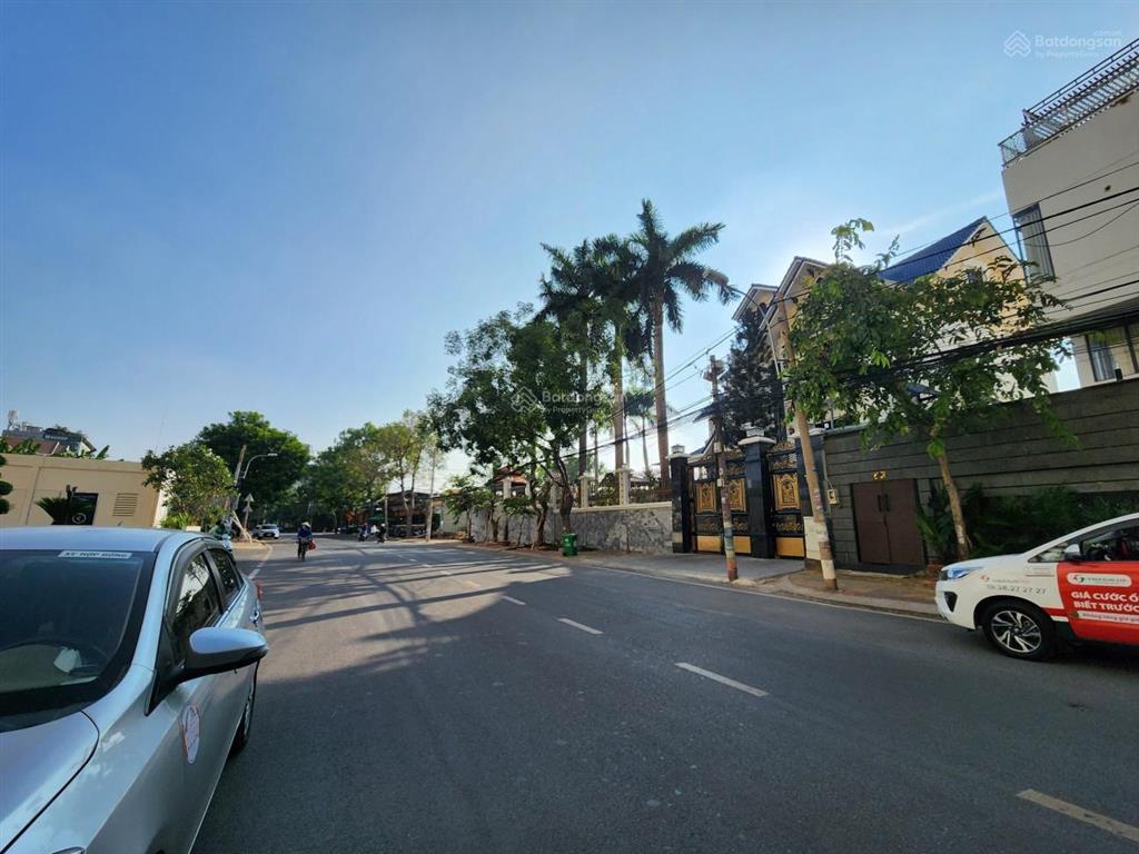 Chính chủ cần bán siêu biệt thự mặt tiền nguyễn văn hưởng thảo điền, 20x20m, hầm 4 tầng, 150 tỷ