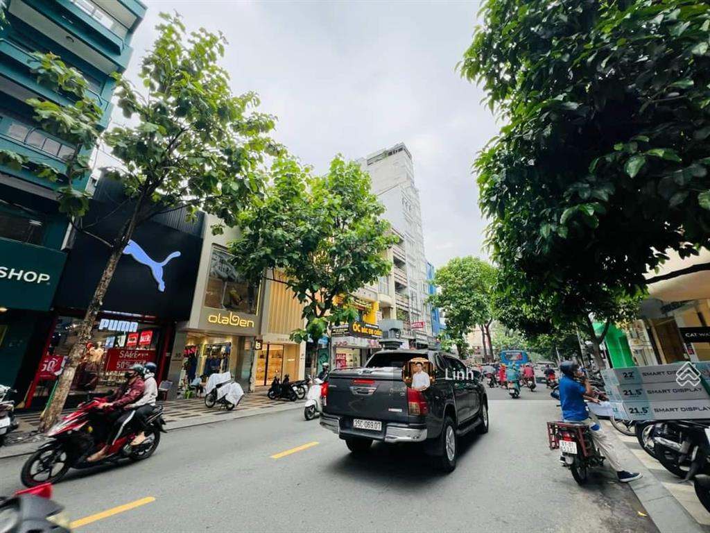 Bán nhà mặt tiền nguyễn trãi, bến thành  8x17m  500 triệu/tháng  giá 160 tỷ