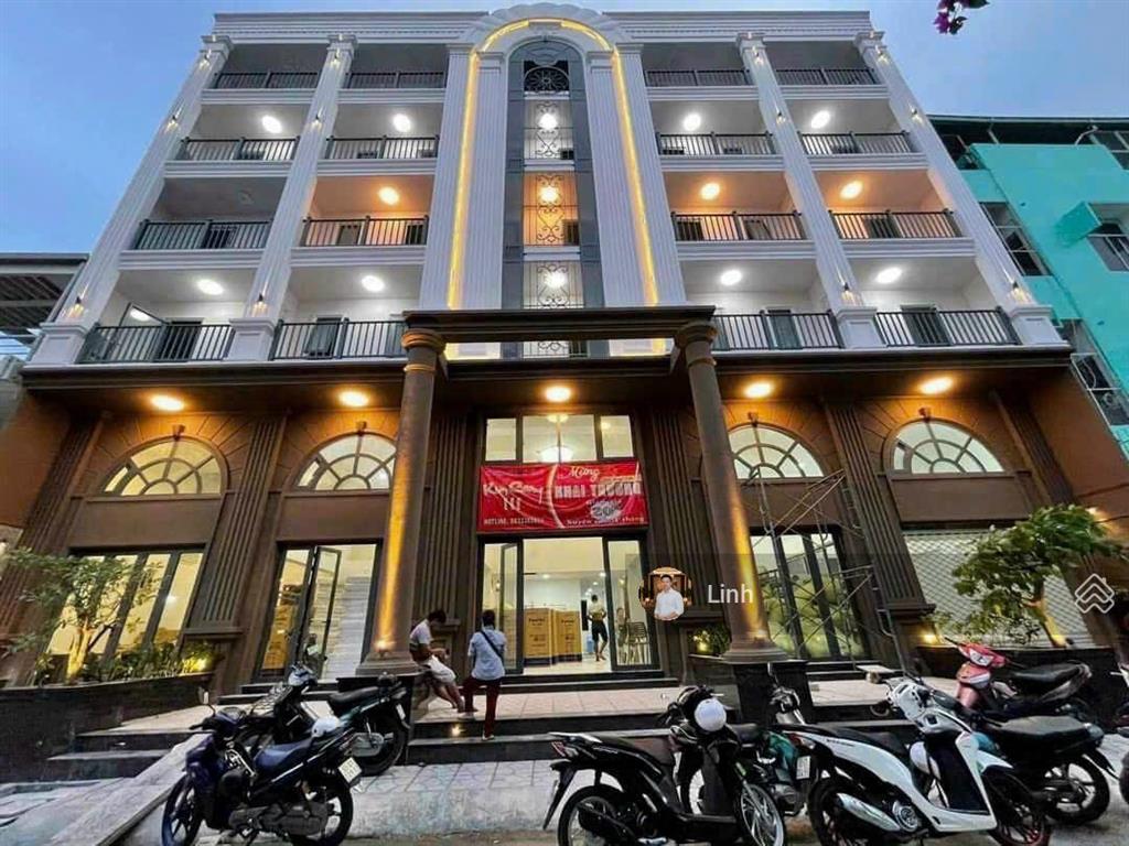 Bán toà nhà siêu dòng tiền đường âu cơ  32x28m  hầm 8 tầng  đang cho thuê 15 tỷ 1 năm  99 tỷ