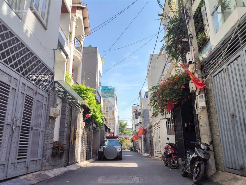 Cc cần bán hoàn công 4tầng  nhà đẹp ở ngay  oto ngủ trong nhà  sát ga metro ngã tư thủ đức7,4t.ỷ