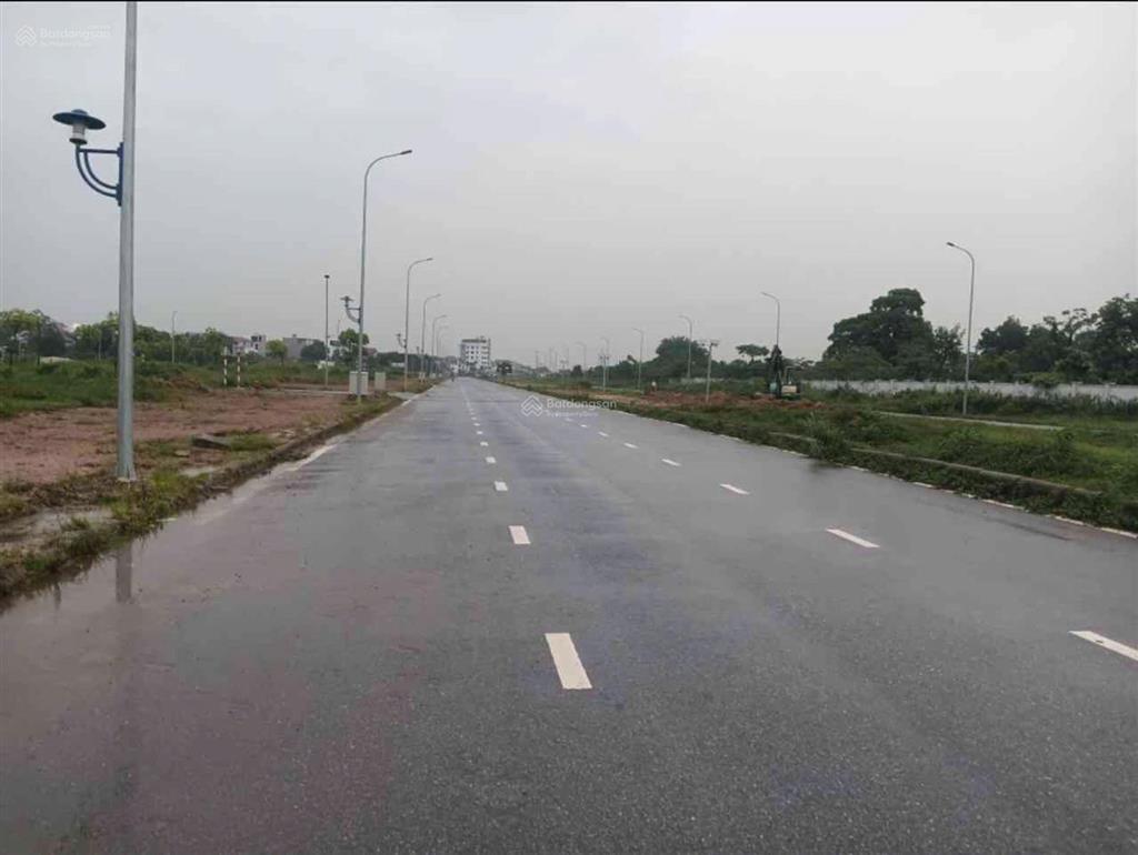 Cần thanh khoản 117m, mặt tiền 6,5m, vuông như bánh chưng, gần hồ, gần bến xe bus