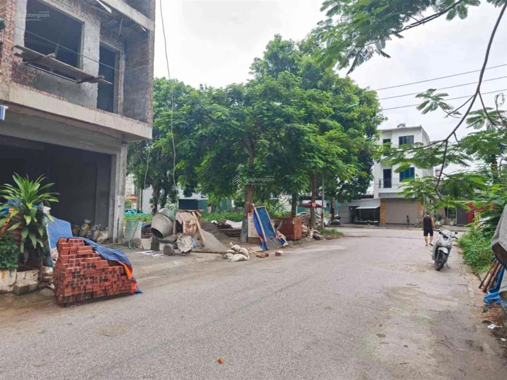 Cực hiếm  cắt lỗ 900tr lô đất 100m2 vị trí lõi trung tâm hoà lạc