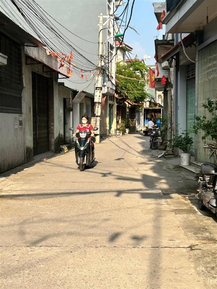 Bán đất đẹp tại 21a, hòa thạch, quốc oai, 1,8 tỷ, 100m2, mặt tiền 5.5m
