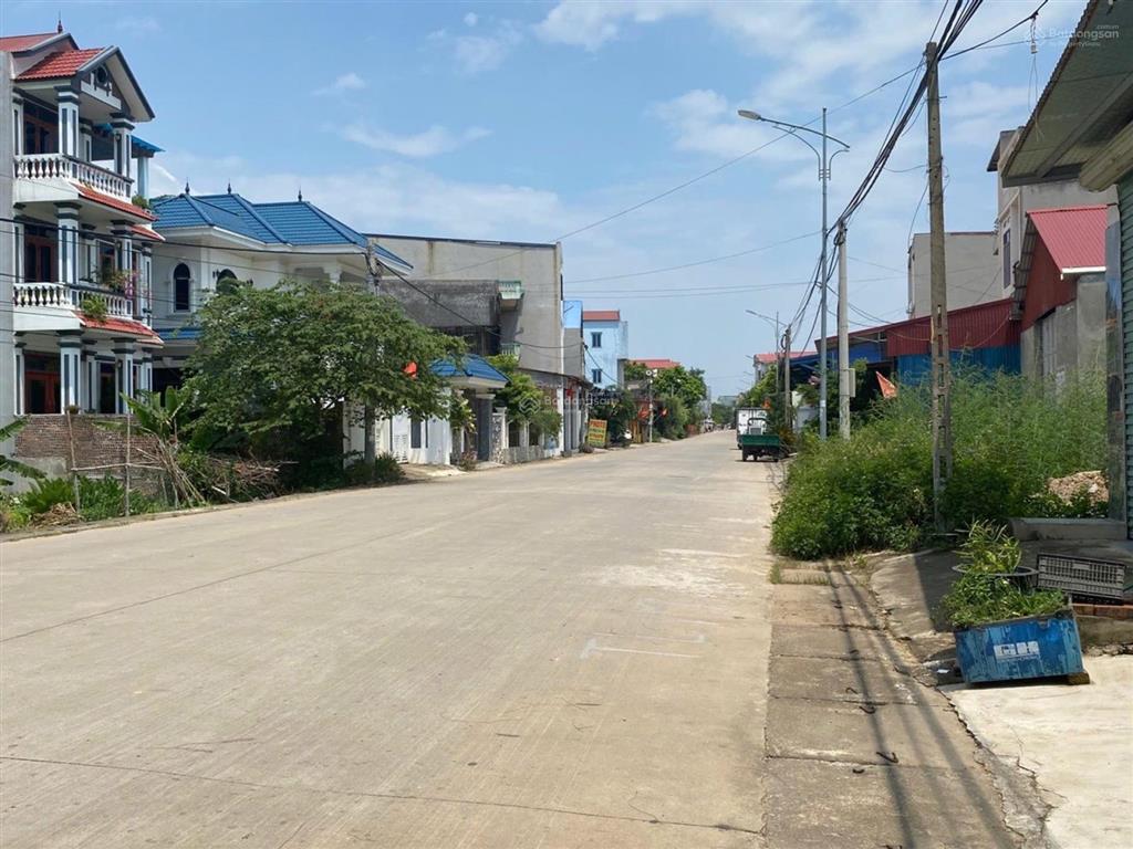 Cần bán lô đất thuộc đồng trạng đoài phương, hòa lạc