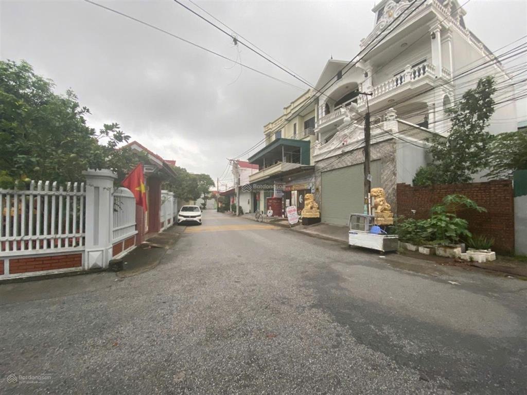 Bán đất tại phú cát, 2,3 tỷ, 100m2, đẹp, nhiều tiện ích