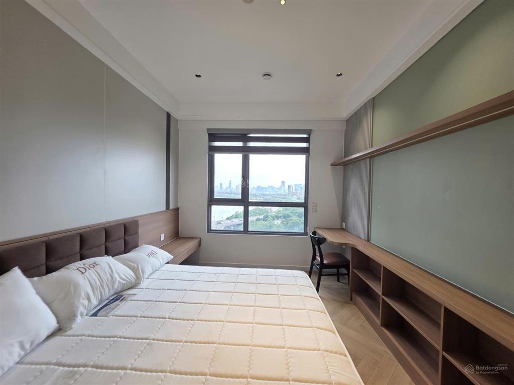 Cho thuê 4pn nhà đẹp, view sông trực diện, landmark 81 pháo hoa, trống sẵn