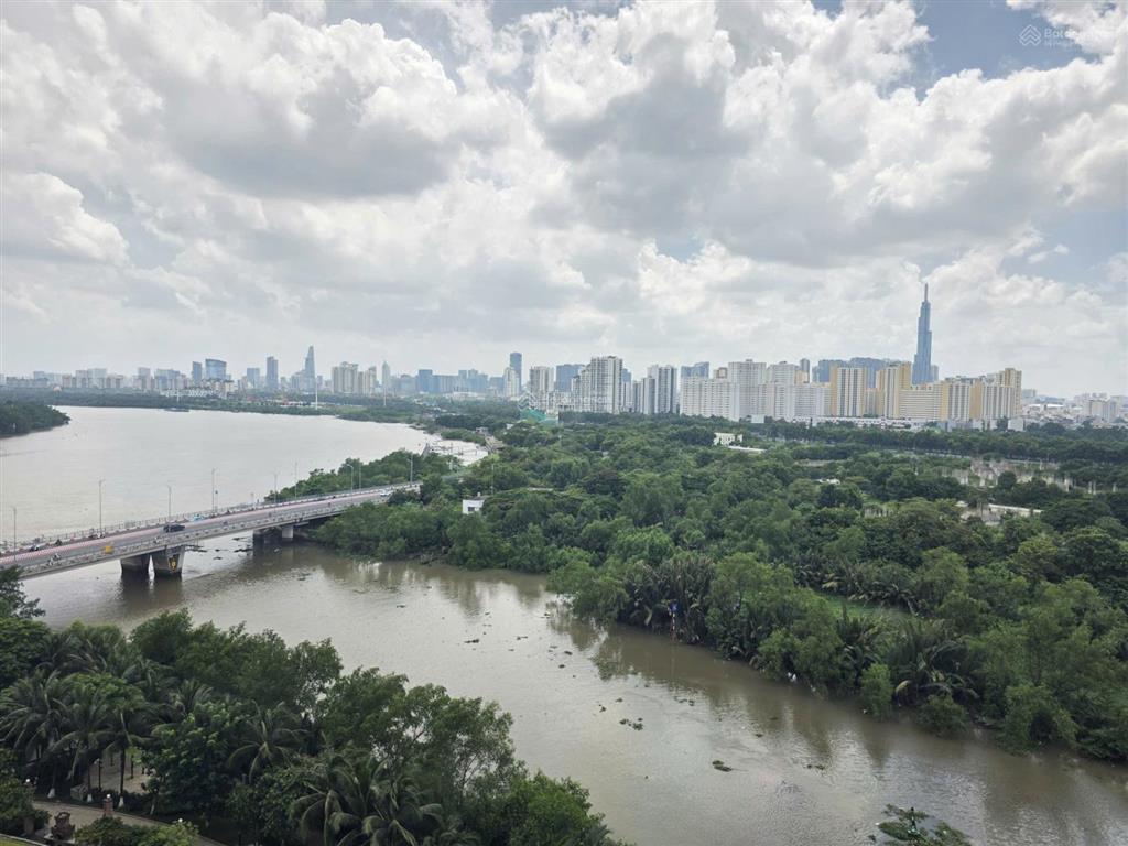 Cho thuê 4pn nhà đẹp, view sông trực diện, landmark 81 pháo hoa, trống sẵn