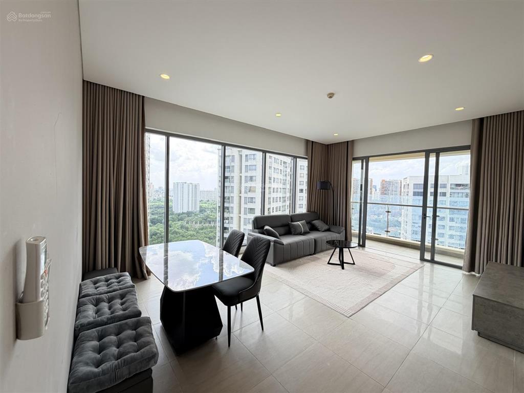 Cho thuê căn 3pn nội thât mới tinh giá tốt đảo kim cương trống sẵn