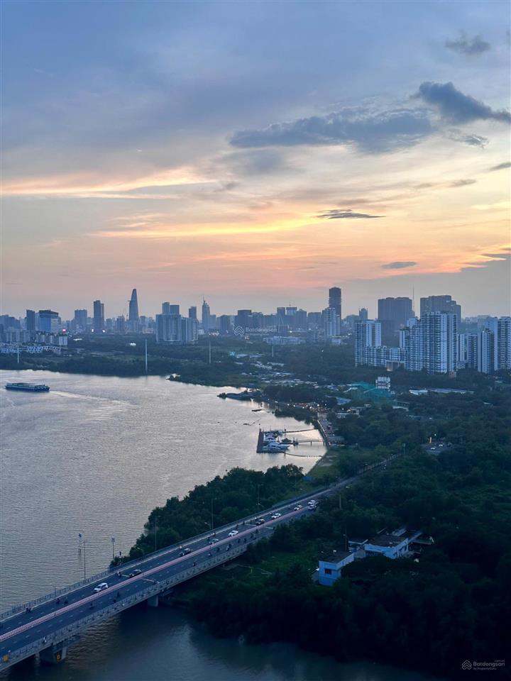 Cho thuê căn 4pn duplex thông tầng đẳng cấp, view sông, quận 1, pháo hoa cực đẹp đảo kim cương