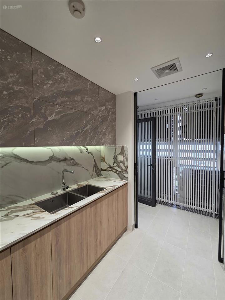 Cho thuê căn 4pn duplex thông tầng đẳng cấp, view sông, quận 1, pháo hoa cực đẹp đảo kim cương