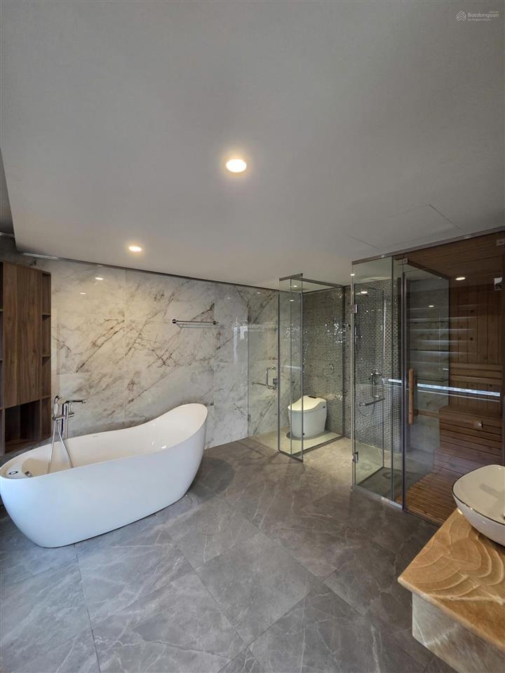 Cho thuê căn 4pn duplex thông tầng đẳng cấp, view sông, quận 1, pháo hoa cực đẹp đảo kim cương