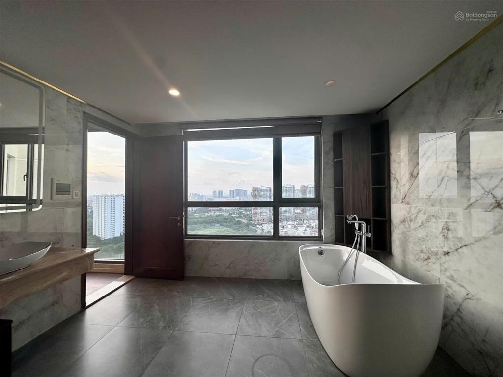 Cho thuê căn 4pn duplex thông tầng đẳng cấp, view sông, quận 1, pháo hoa cực đẹp đảo kim cương