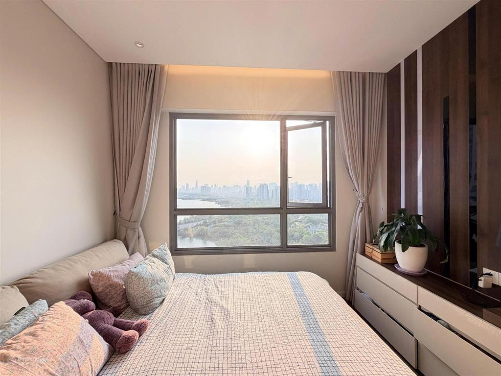Cho thuê căn 3pn view sông, pháo hoa giá tốt 42 triệu tại đảo kim cương