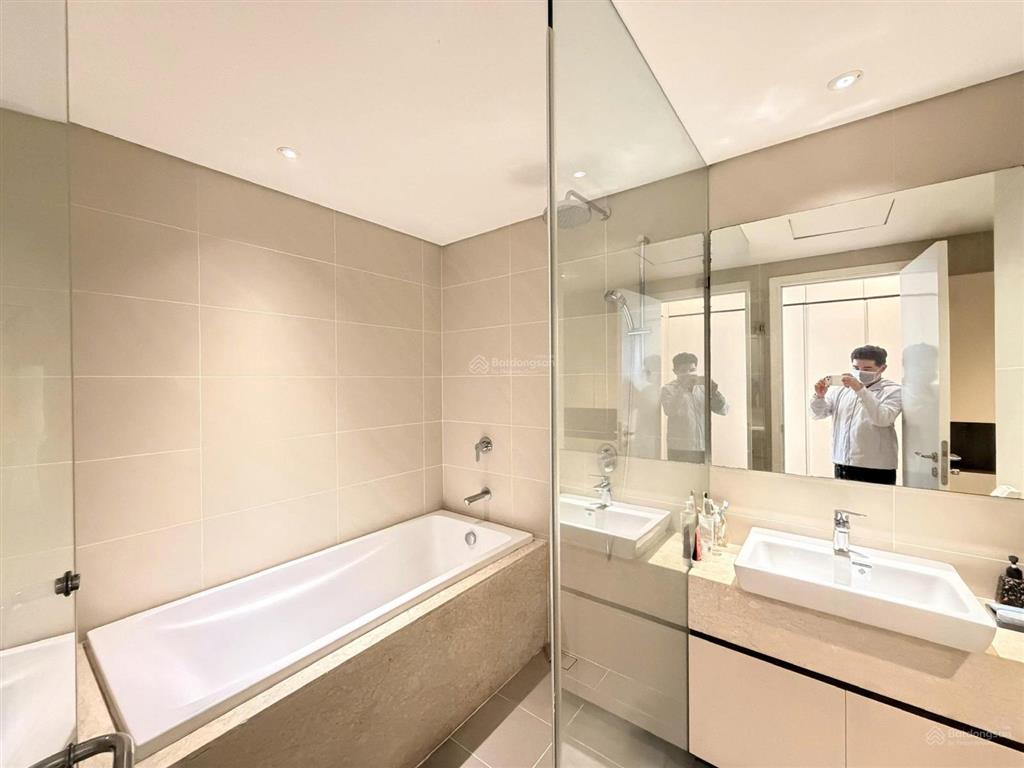 Cho thuê căn 3pn view sông, pháo hoa giá tốt 42 triệu tại đảo kim cương